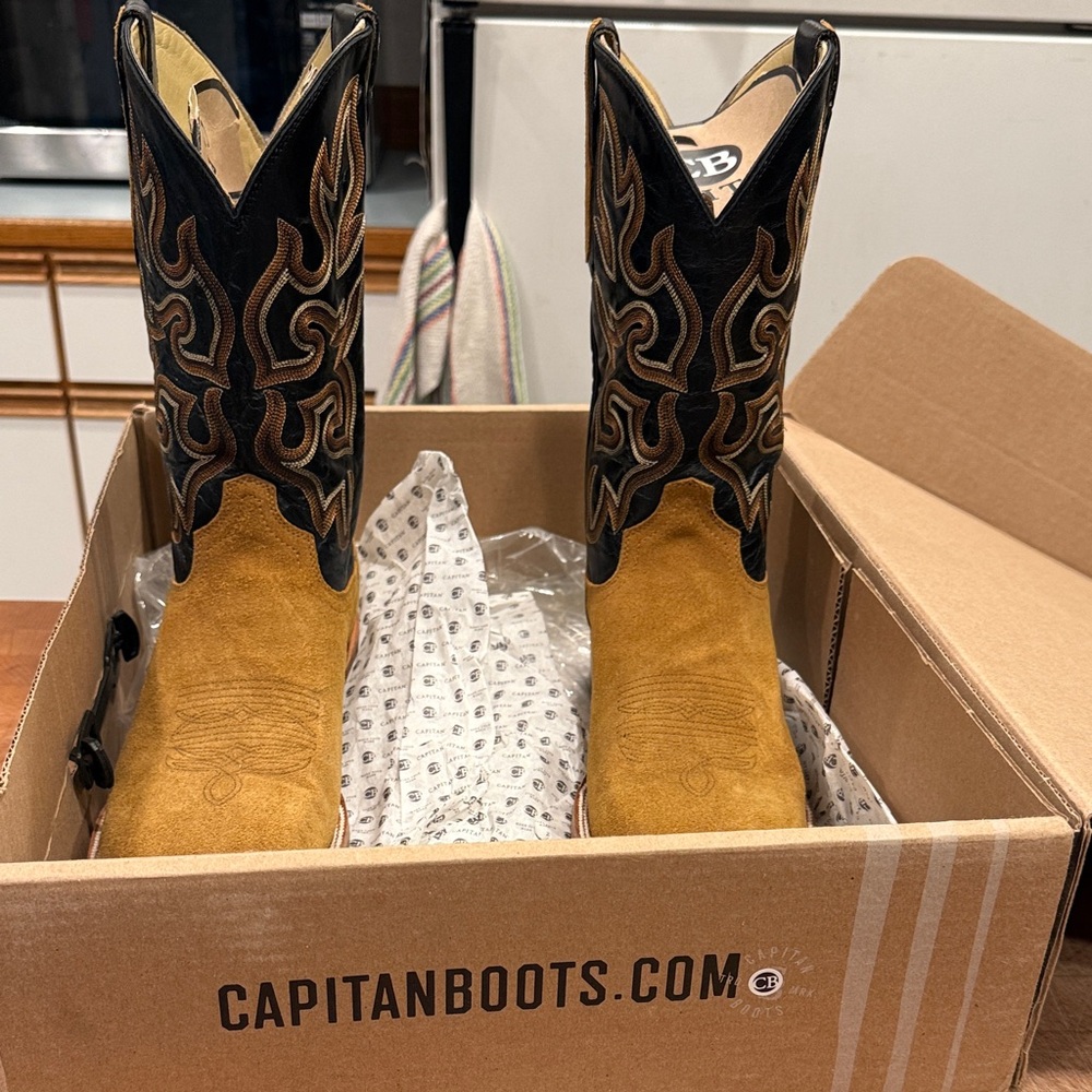 Capitan Western Cowboy Boots like new